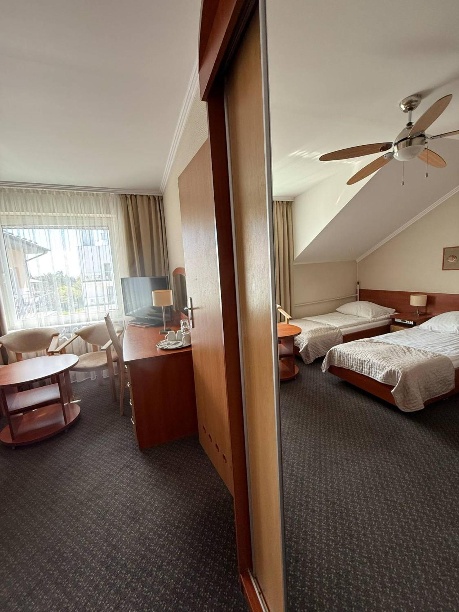 Hotel La Siesta & Medical Spa Jastrzębia Góra 外观 照片
