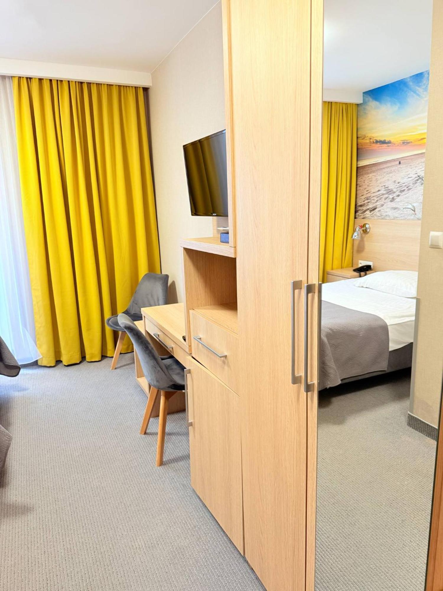 Hotel La Siesta & Medical Spa Jastrzębia Góra 外观 照片